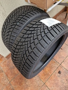 2x Bridgestone BLIZZAK LM-005 235/35 R19