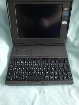 Retro laptopa AST Ascentia 910N 486