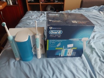 Szczoteczka elektryczna + irygator Oral-B Pro 700 