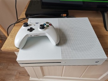 Konsola Xbox One S 500GB pad+ gry