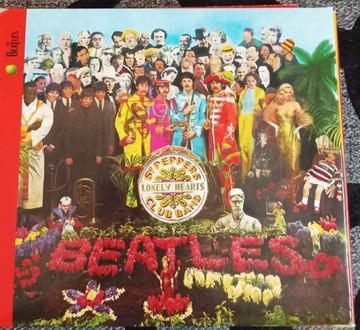 THE BEATLES - SGT PEPPER'S LONELY HEARTS CLUB BAND