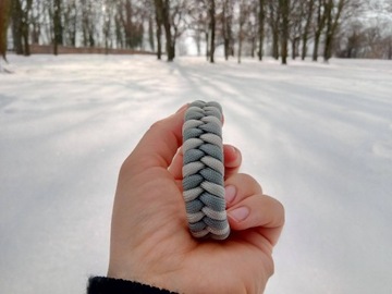 Bransoletka paracord klamra