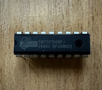 Mikrokontroler 8bit EM73P156NPJ