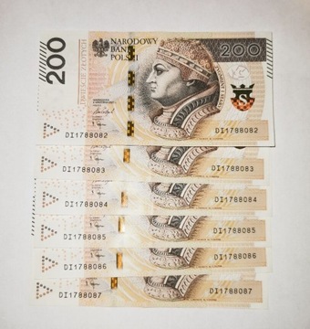 Banknoty 200 zł 6 sztuk kolejne numery serii. 