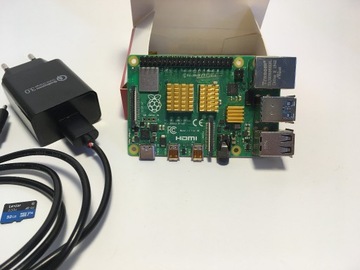 Raspberry Pi 4B 2GB + zasilacz + obudowa 