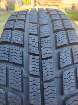 Opona zimowa 195/65r15