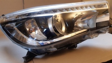 Lampa przód Toyota Hilux prawa soczewka