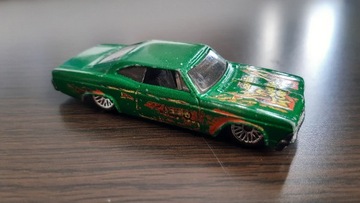 HOT WHEELS  '65 IMPALA  (2)