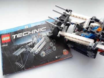 LEGO 42032 Technic - Mała ładowarka gąsienicowa.