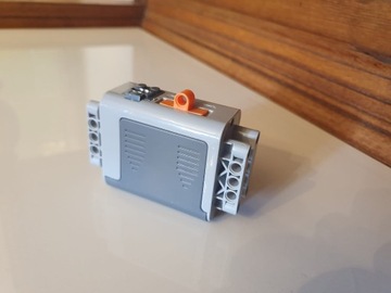 LEGO technic pojemnik na baterie AA