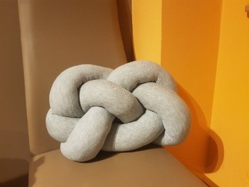Poduszka dekoracyjna knot