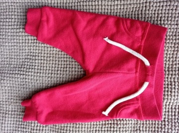 Spodnie czerwone  roz.0-3 miesięcy fir.Primark