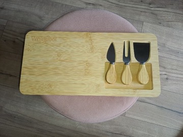 Deska do serów z nożami 