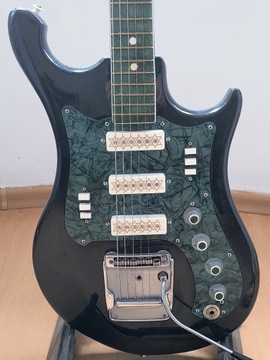Zabytkowa gitara Ural 650 z 1975 roku