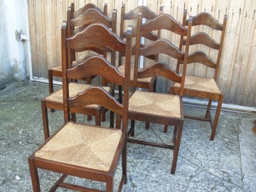 Komplet 6 drewnianych krzeseł. 