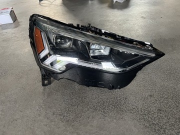 Lampa prawy przód Audi Q3 83A941034B