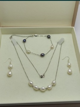 Komplet biżuterii srebrnej z naturalnymi perłami 