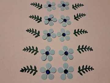 Kwiaty błękitne z listkami Handmade