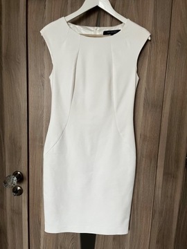 Biała taliowana sukienka Top Secret