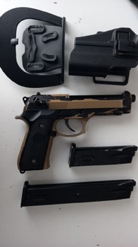 Replika pistoletu WE M92 z kaburą i magazynkiem