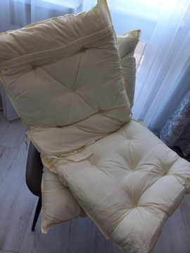 Zestaw dwoch nowych poduszek na krzesla ogrodowe
