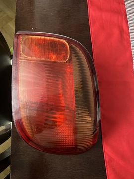 Lampy tył- Toyota yaris - diesel- 5 drzwi 