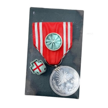 Japonia. Medal Czerwonego Krzyża. Komplet.