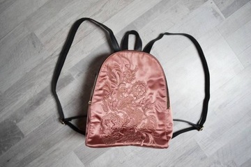 Różowy plecak plecaczek kuferek pudrowy japoński r