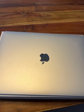 MacBook Air 13 srebrny stan idealny