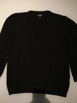 Czarny sweter marki Pull & Bear