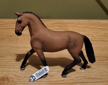 Schleich koń hanowerski klacz figurka model 2016