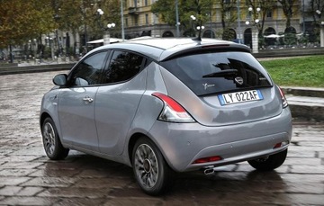 Lancia YPSILON lampy tył komplet oryginał