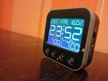 Budzik TFA Dostmann Digital Radio Alarm Clock