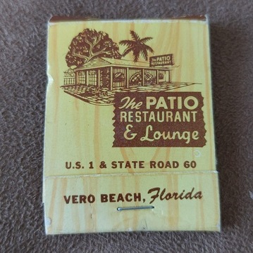 Zapałki. The Patio restaurant. Florida