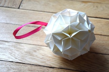 Bombka papierowa origami kremowa