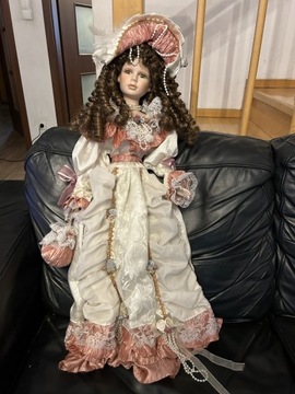 Ręcznie wykonana porcelanowa Lalka