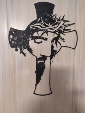 Krzyż z twarzą Jezusa
