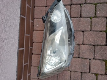 Lampa prawa nissan nv 200