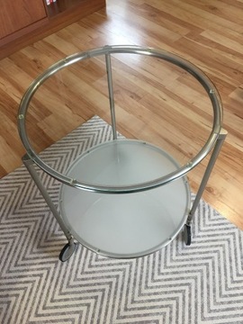 stolik_barek szklany na kółkach_IKEA