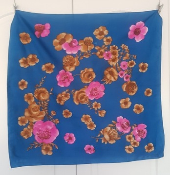 Różowe brązowe kwiatki kwiaty niebieska chusta apaszka gawroszka do torebki