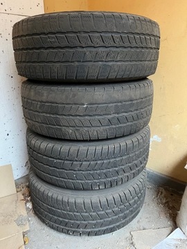 Komplet kół z oponami 215/65 R15