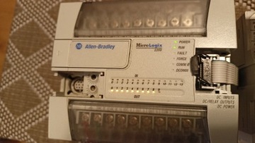 Allen Bradley Micrologix 1200 1762-L24BXB