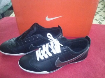 Sprzedam Oryginalne buty damskie Nike rozmiar 36 .