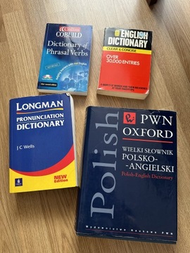 Słownik eng-eng, pol-eng, phrasal verbs.