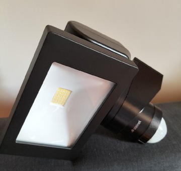 Zewnętrzny reflektor z czujnikiem LS 150 LED 