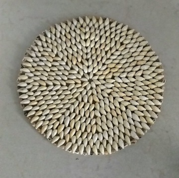 Okrągła podkładka z muszli średnica 22 cm 