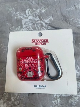 Etui na airpods Stranger Things, Pull & Bear