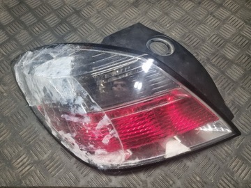 Środek lampy lewa tylnia Opel Astra H