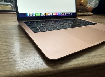 Apple MacBook Air 2018 / i5 / 128 GB