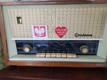 Radio lampowe sprawne z lat 60ubiegłego wieku. 